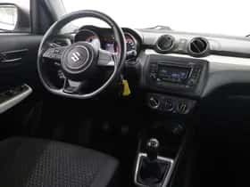 Suzuki Swift (2020) thumbnail 9