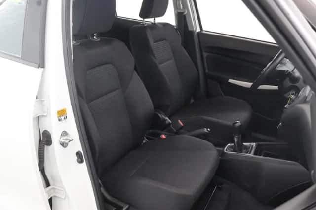 Suzuki Swift (2020) thumbnail 10