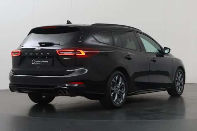 Ford Focus (2023) thumbnail 2