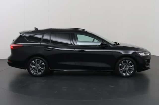 Ford Focus (2023) thumbnail 6