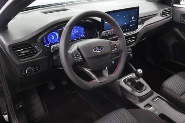Ford Focus (2023) thumbnail 7