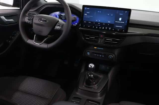 Ford Focus (2023) thumbnail 9