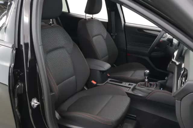 Ford Focus (2023) thumbnail 10