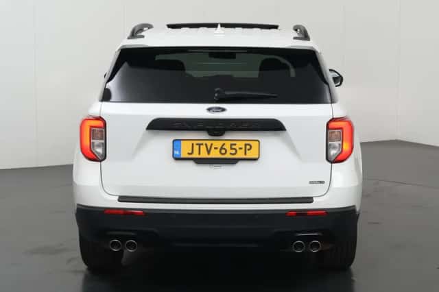 Ford Explorer (2021) thumbnail 4