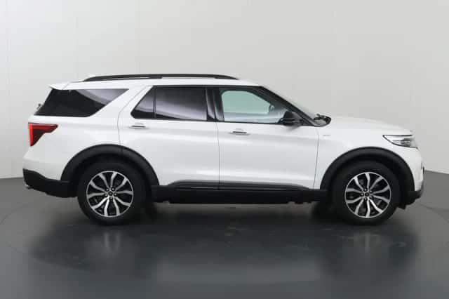 Ford Explorer (2021) thumbnail 6