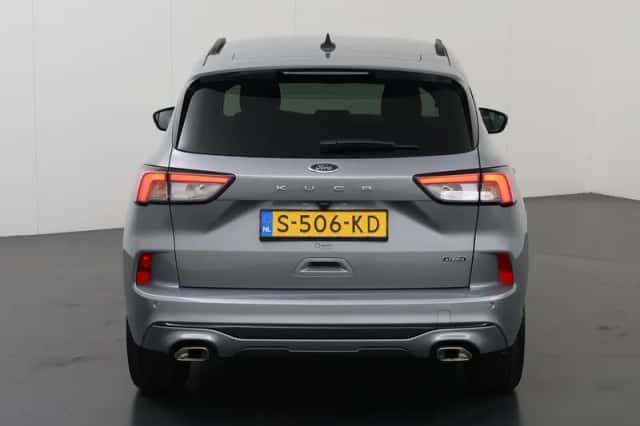 Ford Kuga (2023) thumbnail 4