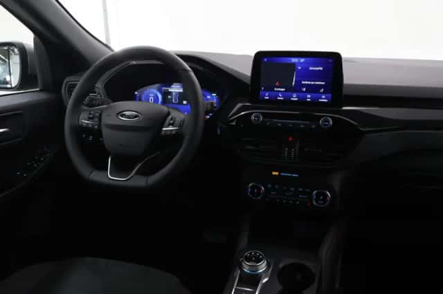 Ford Kuga (2023) thumbnail 10