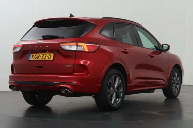 Ford Kuga (2023) thumbnail 2