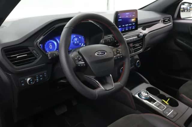 Ford Kuga (2023) thumbnail 8