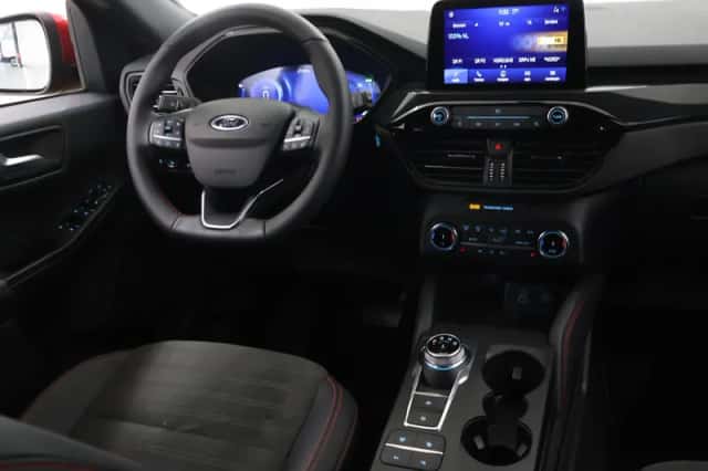 Ford Kuga (2023) thumbnail 10