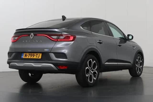 Renault Arkana (2022) thumbnail 2