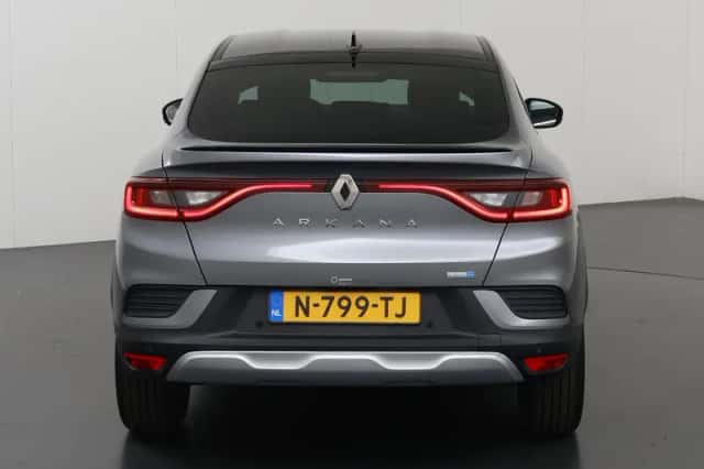 Renault Arkana (2022) thumbnail 4