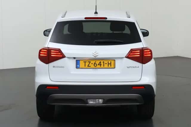 Suzuki Vitara (2018) thumbnail 4