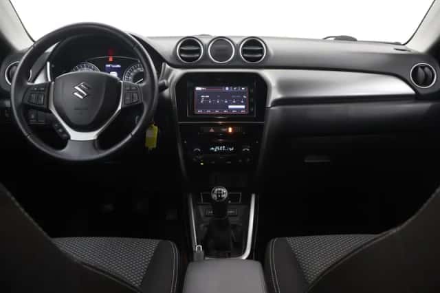 Suzuki Vitara (2018) thumbnail 8