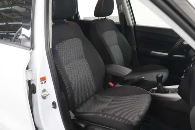 Suzuki Vitara (2018) thumbnail 10
