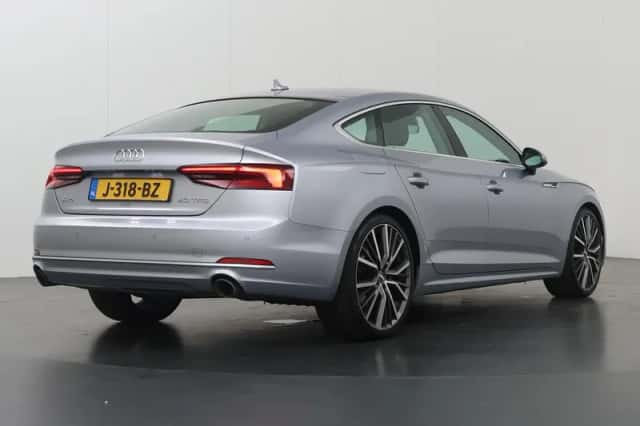 Audi A5 (2019) thumbnail 2
