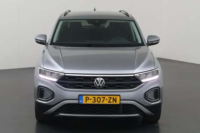 Volkswagen T-Roc (2022) thumbnail 3