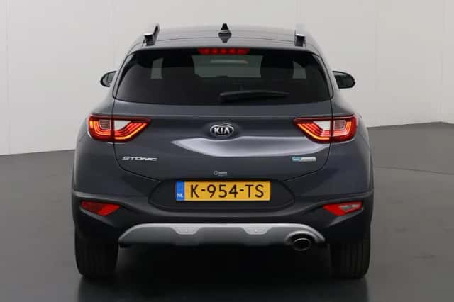 Kia Stonic (2021) thumbnail 4