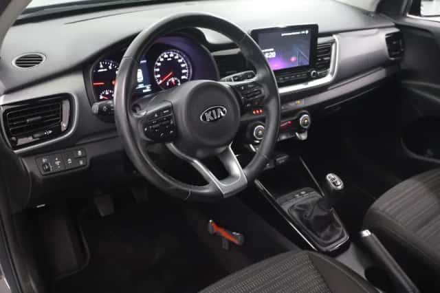 Kia Stonic (2021) thumbnail 7