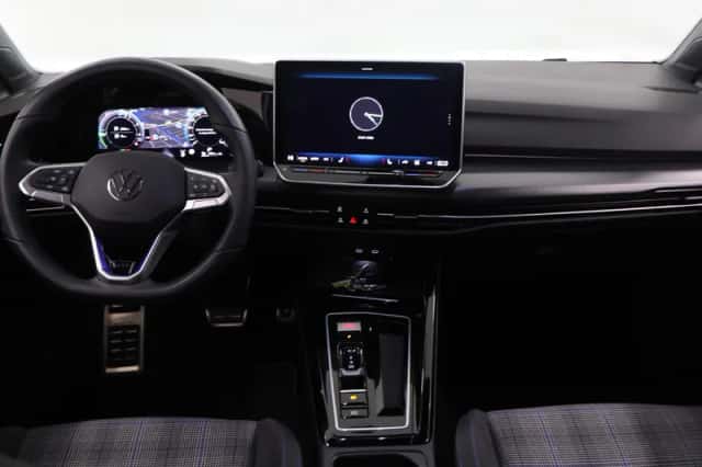 Volkswagen Golf (2024) thumbnail 8