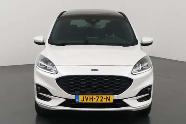 Ford Kuga (2022) thumbnail 3