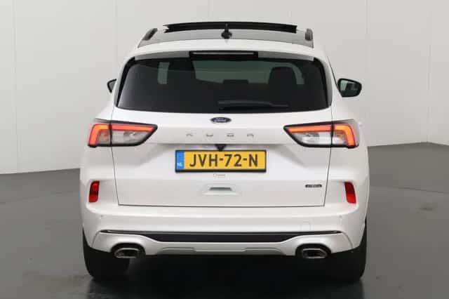 Ford Kuga (2022) thumbnail 4