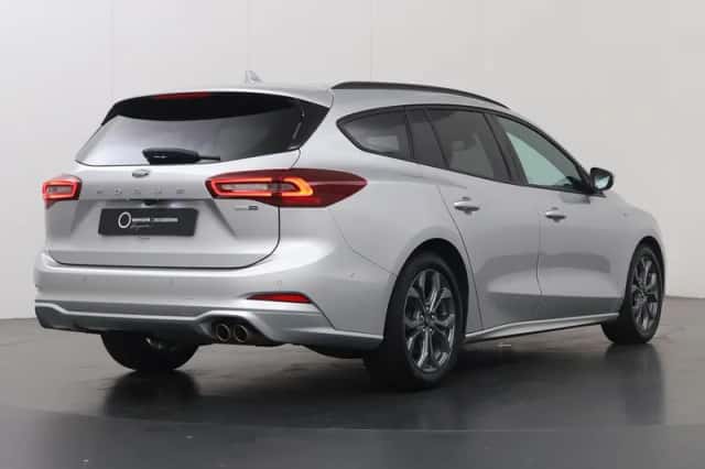Ford Focus (2023) thumbnail 2