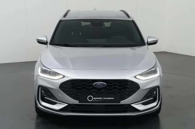 Ford Focus (2023) thumbnail 3