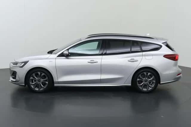 Ford Focus (2023) thumbnail 5