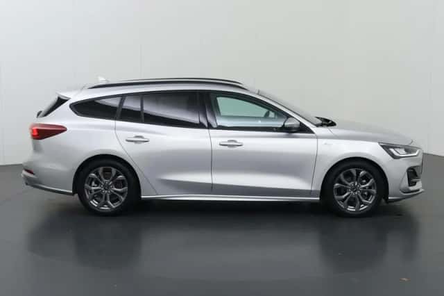 Ford Focus (2023) thumbnail 6
