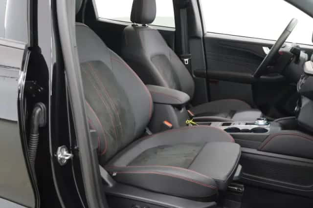Ford Kuga (2025) thumbnail 10