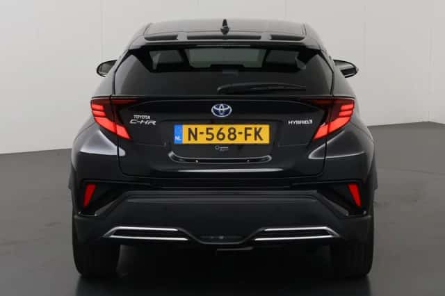 Toyota C-HR (2021) thumbnail 4