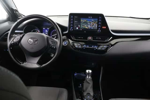 Toyota C-HR (2021) thumbnail 8