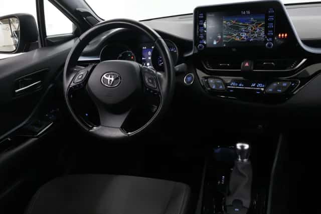 Toyota C-HR (2021) thumbnail 9