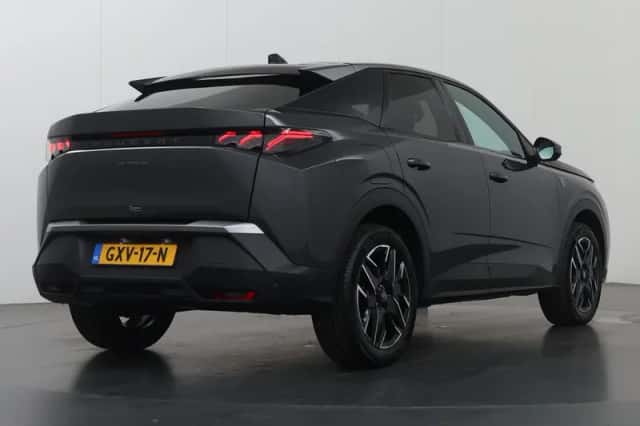 Peugeot 3008 (2024) thumbnail 2