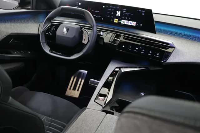 Peugeot 3008 (2024) thumbnail 9