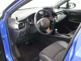 Toyota C-HR (2022) thumbnail 7