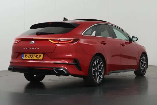 Kia Proceed (2021) thumbnail 2