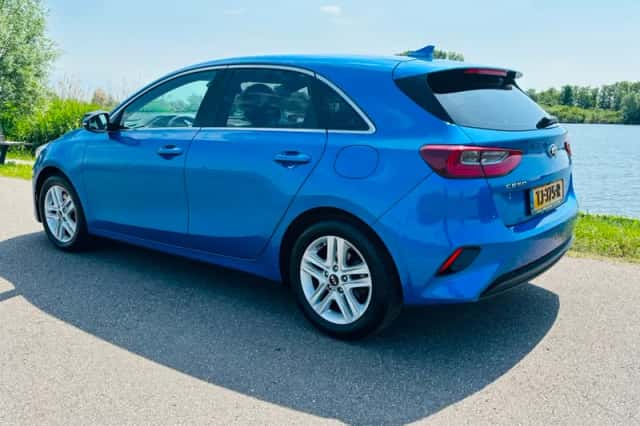 Kia Ceed (2018) thumbnail 5