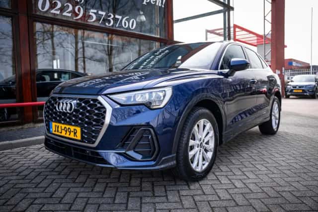 Audi Q3 (2021) thumbnail 1