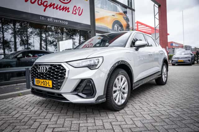 Audi Q3 (2022) thumbnail 1