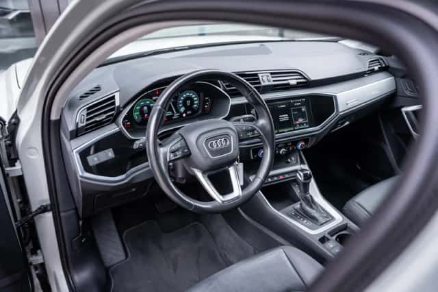 Audi Q3 (2022) thumbnail 2