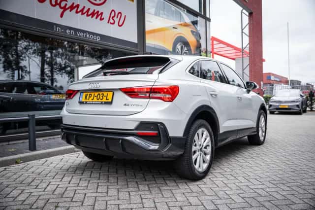 Audi Q3 (2022) thumbnail 4