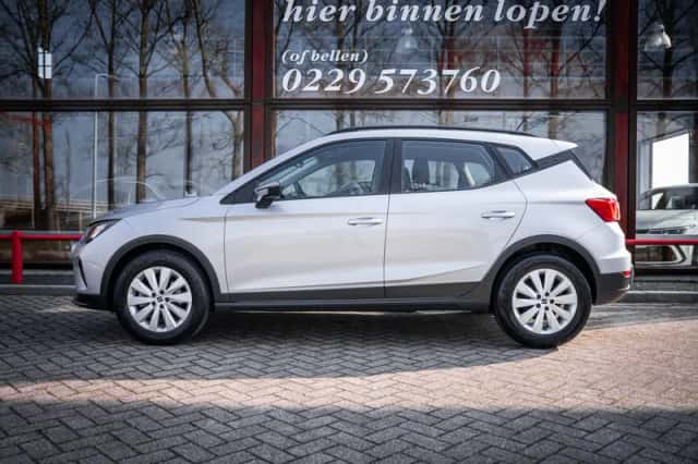 SEAT Arona (2021) thumbnail 3