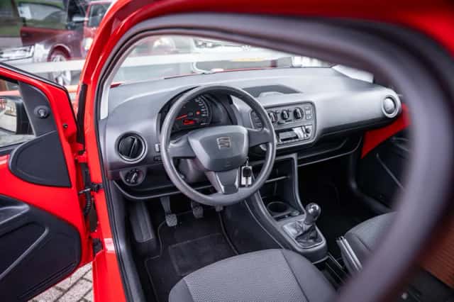 SEAT Mii (2017) thumbnail 2