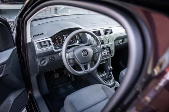 Volkswagen Caddy (2016) thumbnail 2