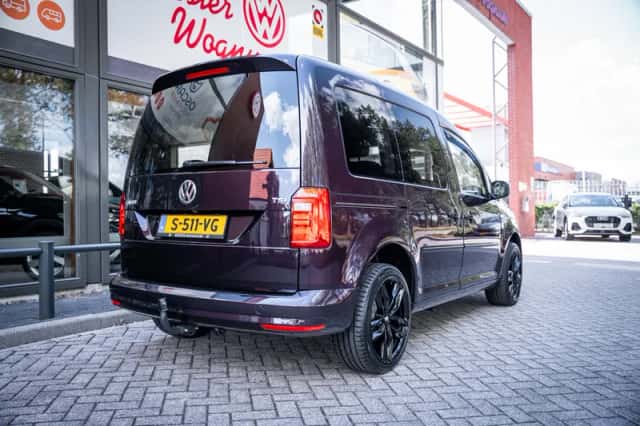 Volkswagen Caddy (2016) thumbnail 4