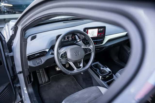 Volkswagen ID.4 (2023) thumbnail 2