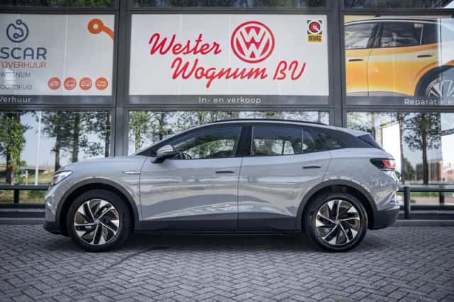 Volkswagen ID.4 (2023) thumbnail 3