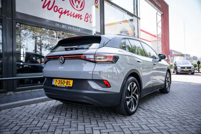 Volkswagen ID.4 (2023) thumbnail 4